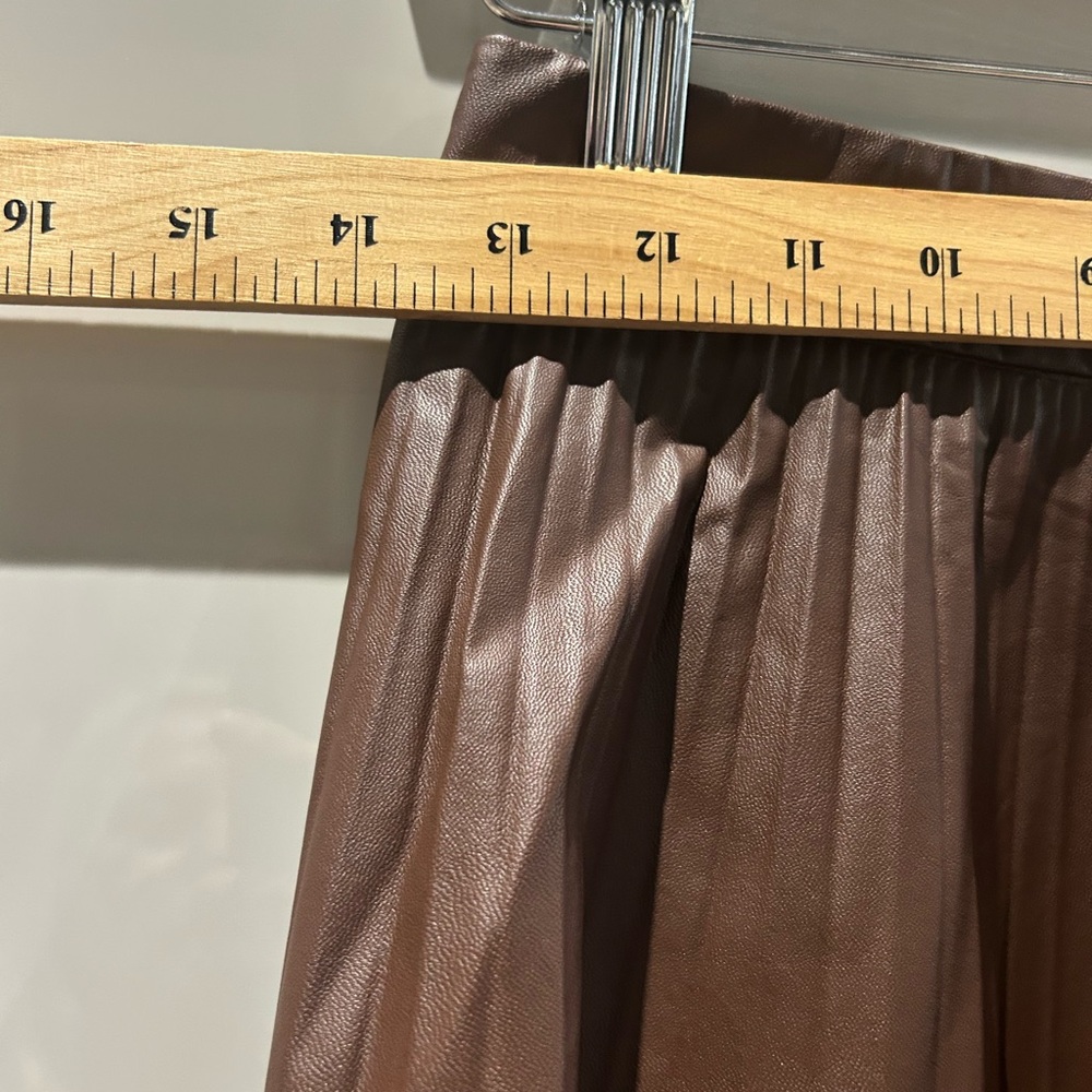 Maison Cinqcent Pleated Faux Leather Skirt - Picture 7 of 8